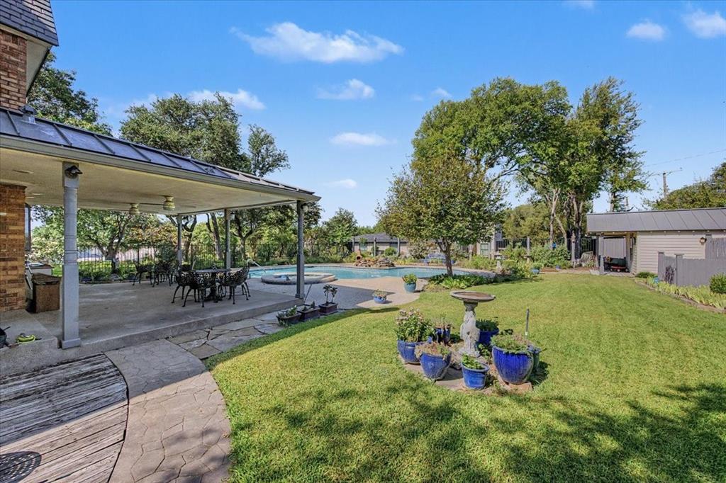 8941 Crest Wood Drive