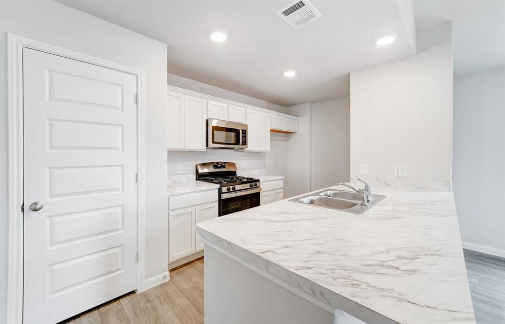 Cedar Creek On Maple - Residential