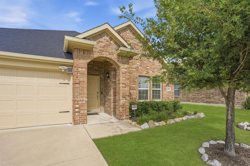 1106 Cowboy Lane