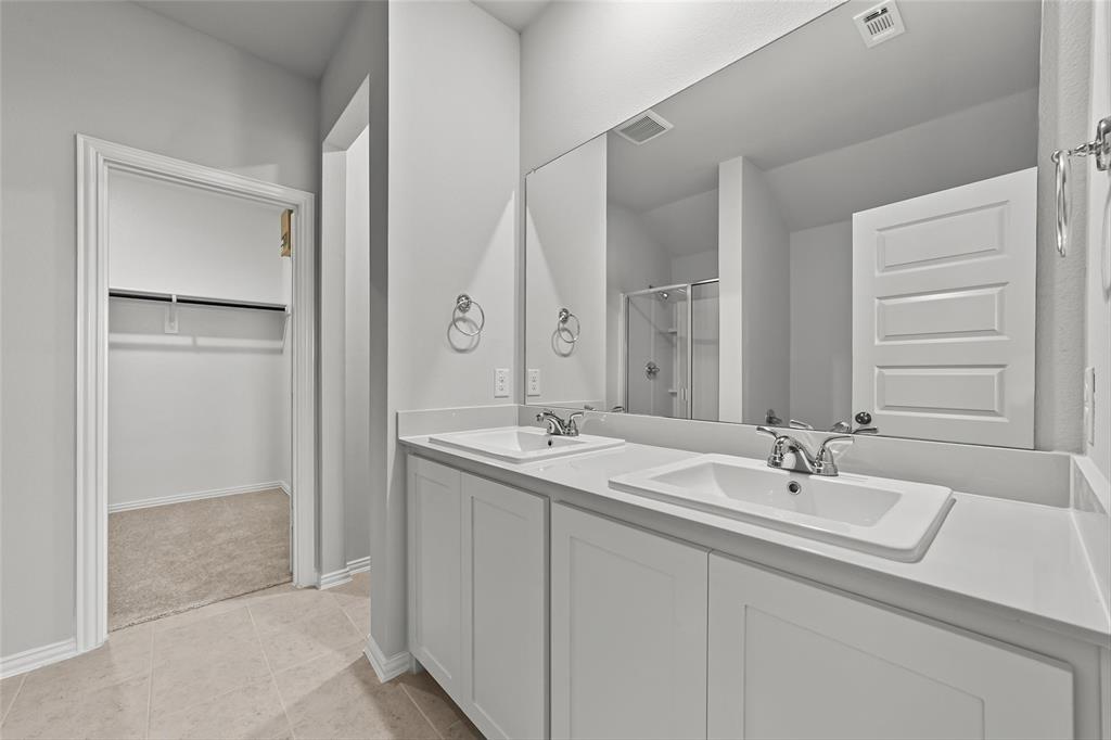 ROLLING RIDGE PHASE 1 - Residential Lease