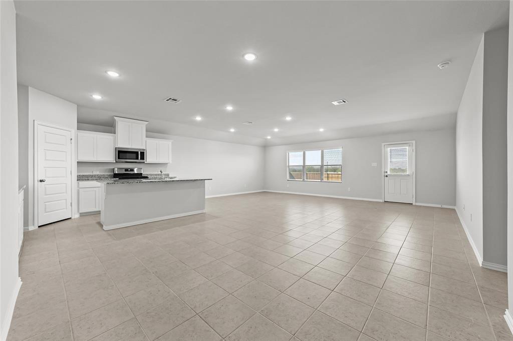 ROLLING RIDGE PHASE 1 - Residential Lease