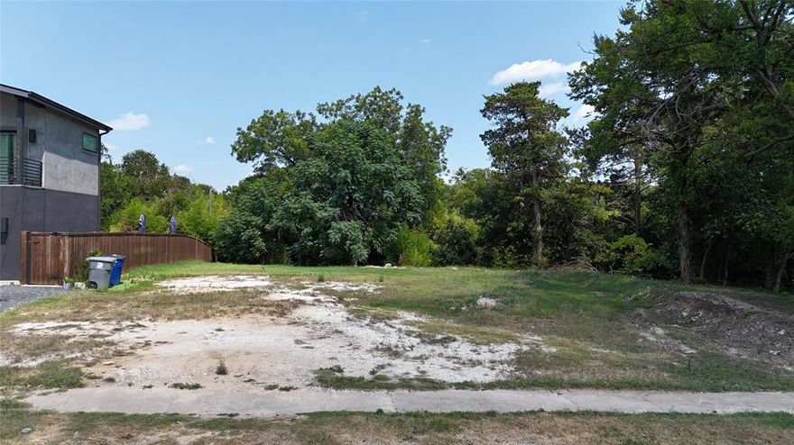 Incredible opportunity in one of Dallas' fastest-growing areas! Just 5 minutes from the Dallas Zoo and the brand-new Halperin Deck Park, and only 10 minutes south of Downtown, this lot offers unbeatable convenience and access to the city’s best attractions. Located in a rapidly developing neighborhood with new construction all around, this lot is ready for your vision with utilities nearby. Whether you're a builder, investor, or future homeowner, this is the perfect location to create something special. Don't miss your chance to get in early in this dynamic area!