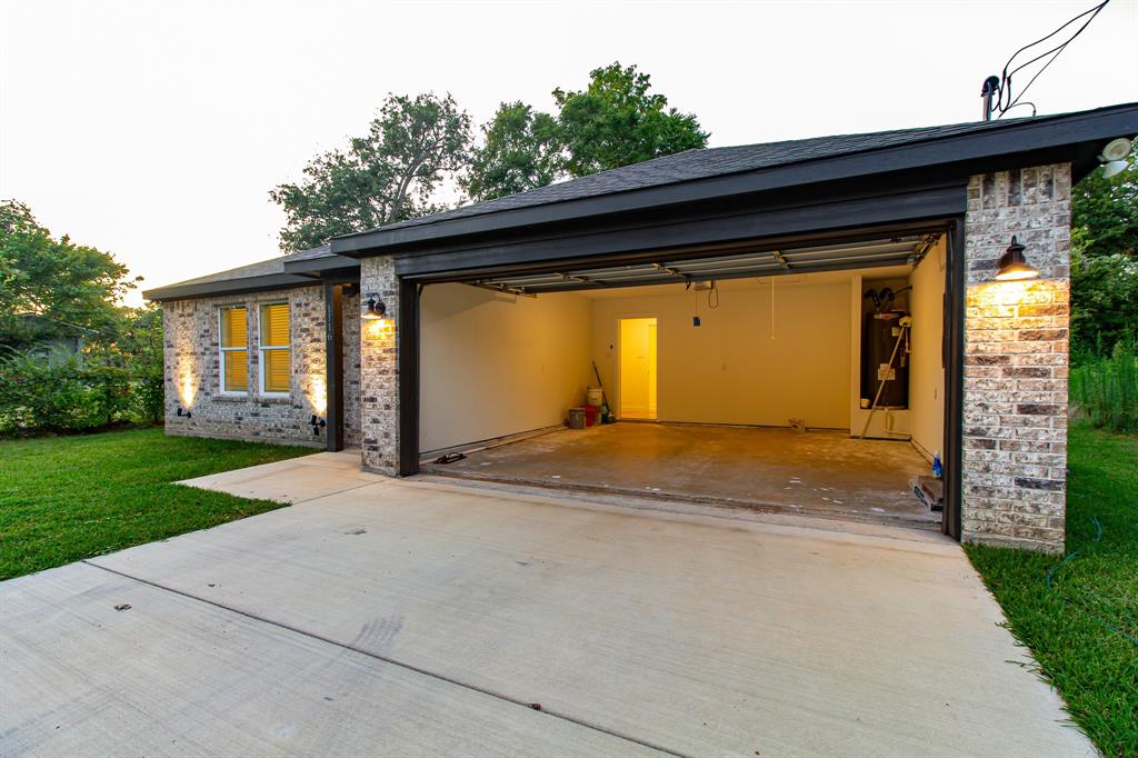 1116 Kingsway