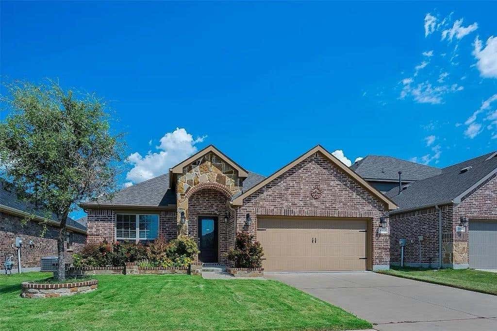 Photo of 10020 Levelland Place, McKinney, TX 75071 (MLS # 21350307)