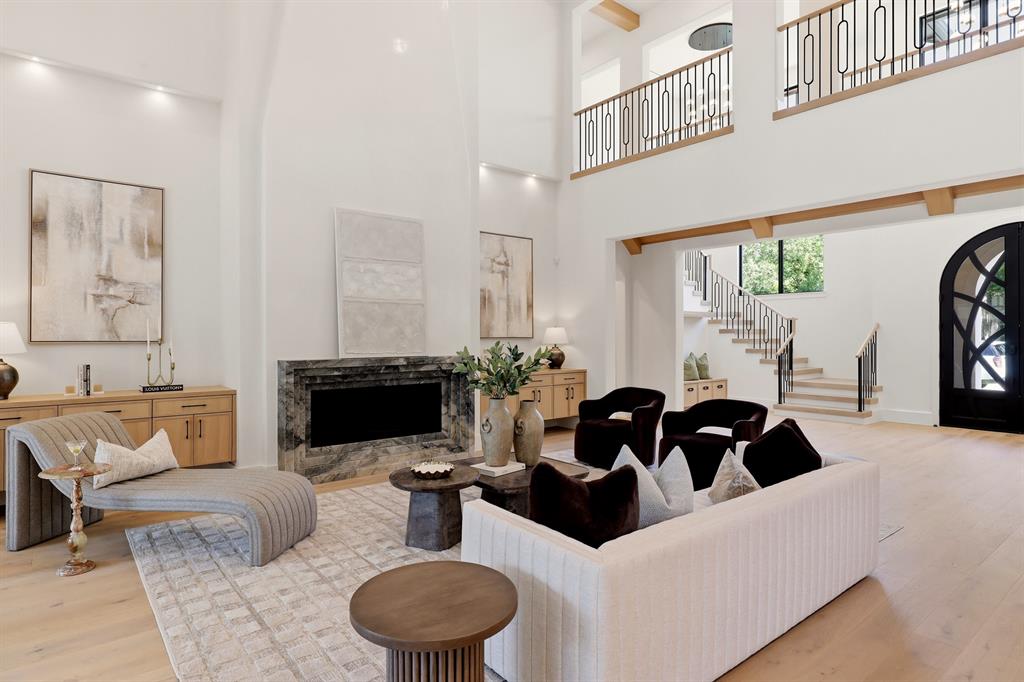 6616 Prestonshire Lane