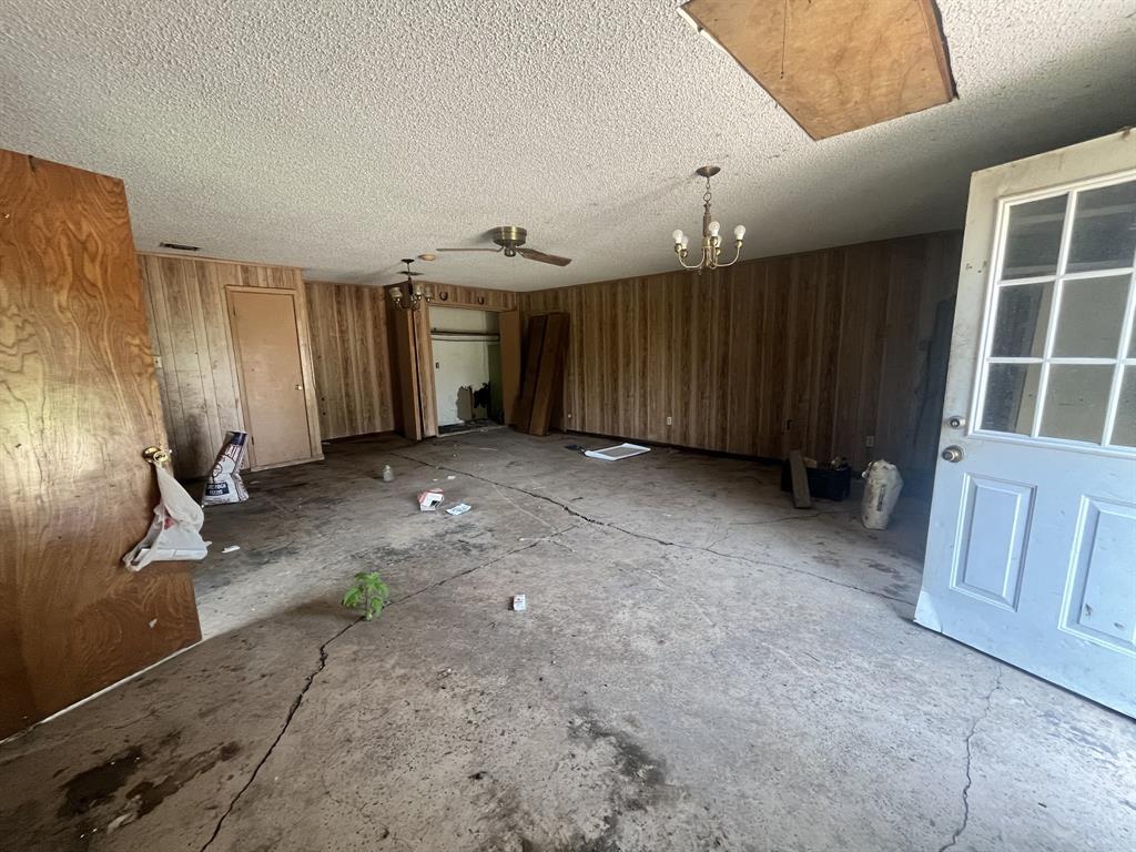 8061 County Road 4029