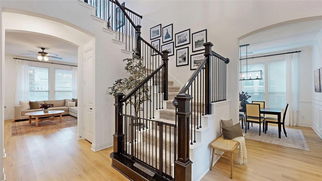 917 Fallbrook Avenue