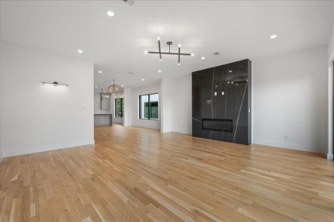 Tiny photo for 4519 Weldon Street, Dallas, TX 75204 (MLS # 21087250)