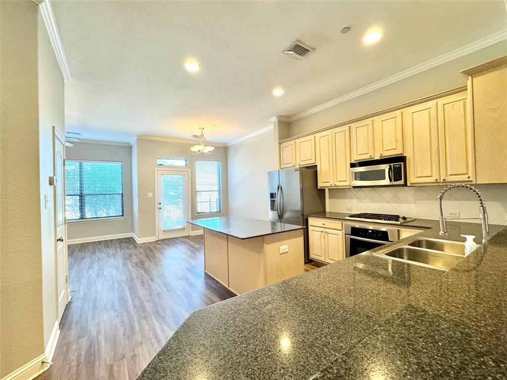 Town Homes At Legacy Town Cent - Residential