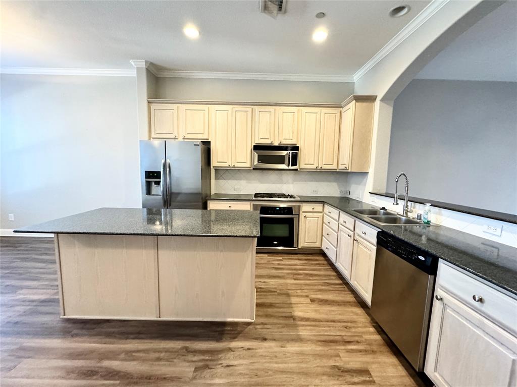 Town Homes At Legacy Town Cent - Residential