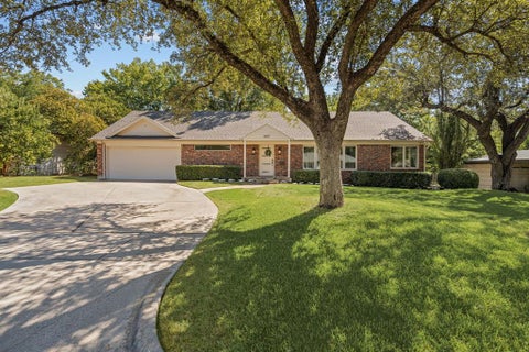 Photo of 4017 Piedmont Road, Fort Worth, TX 76116 (MLS # 21383792)