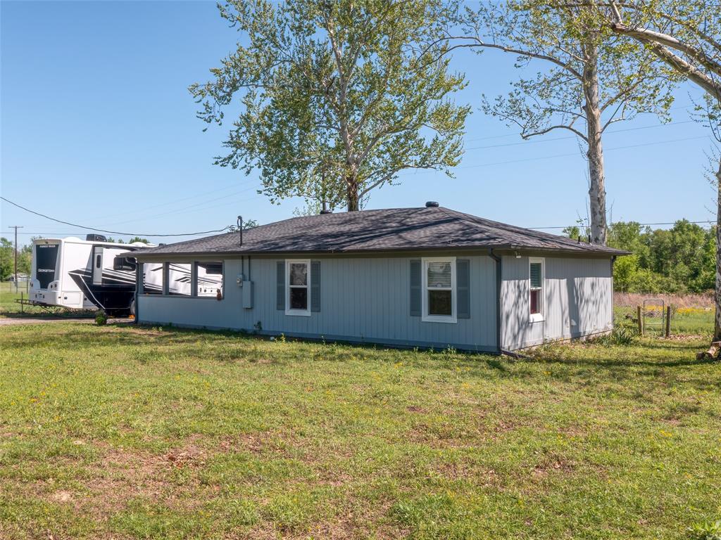 4692 FM 16