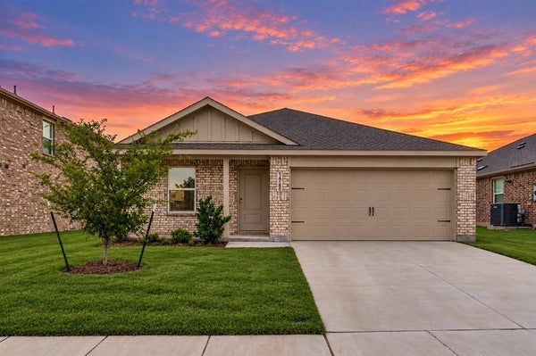 14188 GOLDEN BRIDGE DR, PILOT POINT, TX 76258 - Image 5193f92eef97393ceb53925854199a8d/1921028640