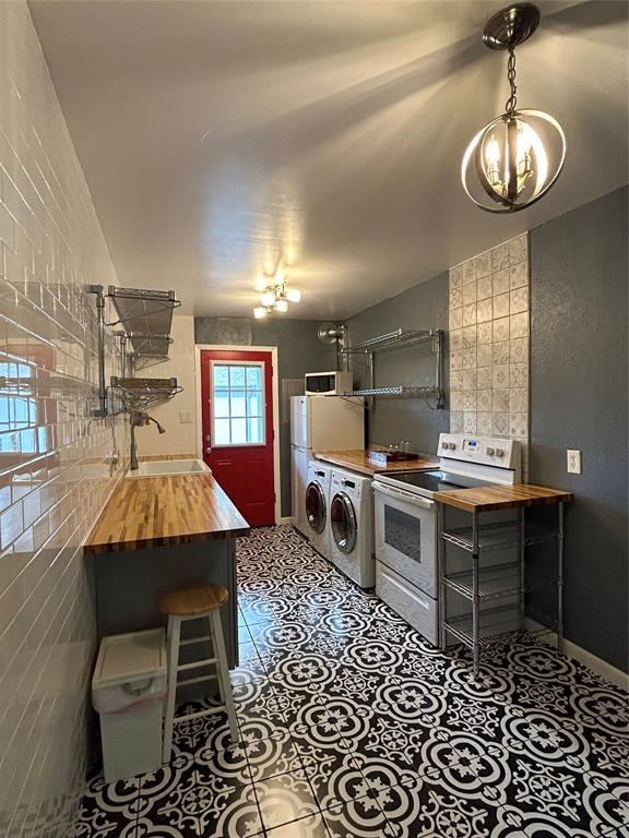 Westbury Park Condo - Residential Lease