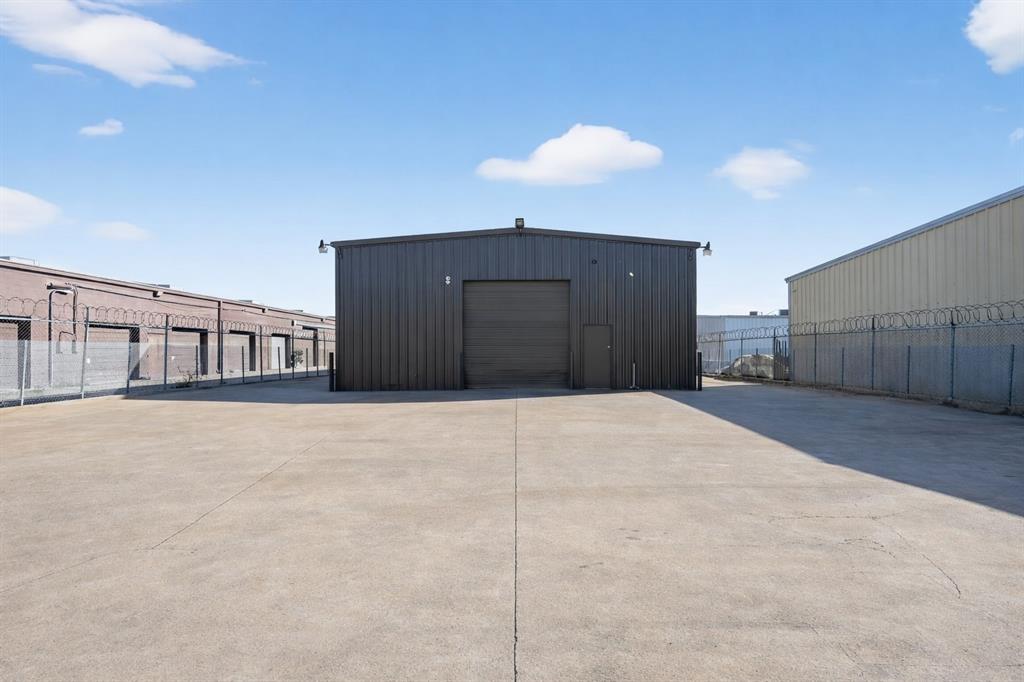 ROYAL LANE HEIGHTS - Commercial Sale