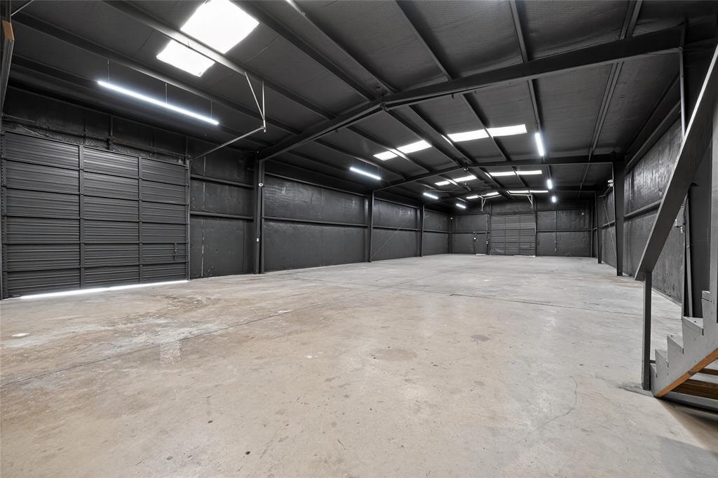 ROYAL LANE HEIGHTS - Commercial Sale