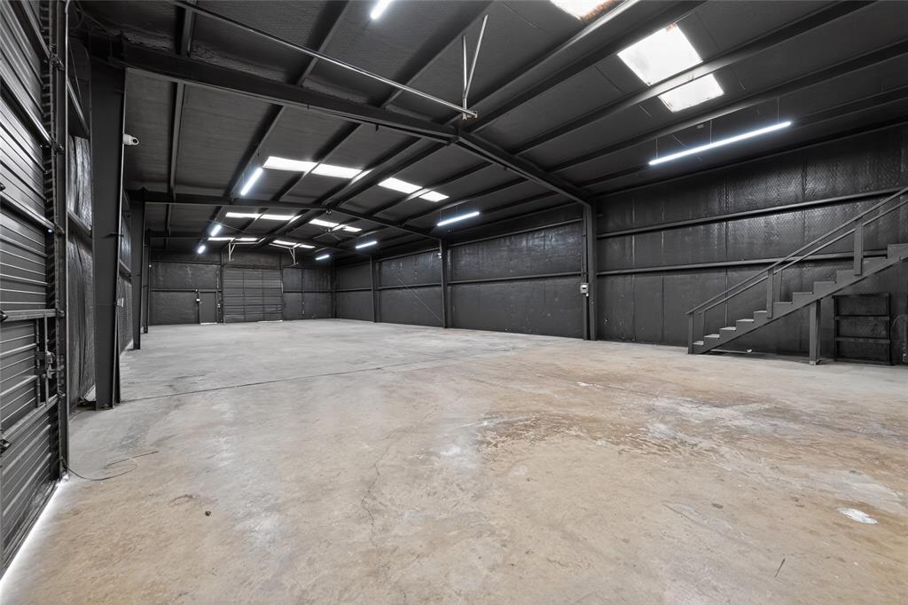 ROYAL LANE HEIGHTS - Commercial Sale