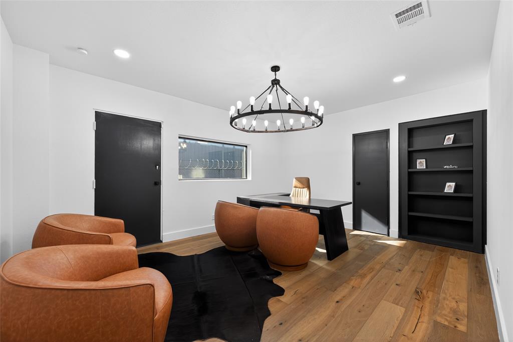 ROYAL LANE HEIGHTS - Commercial Sale