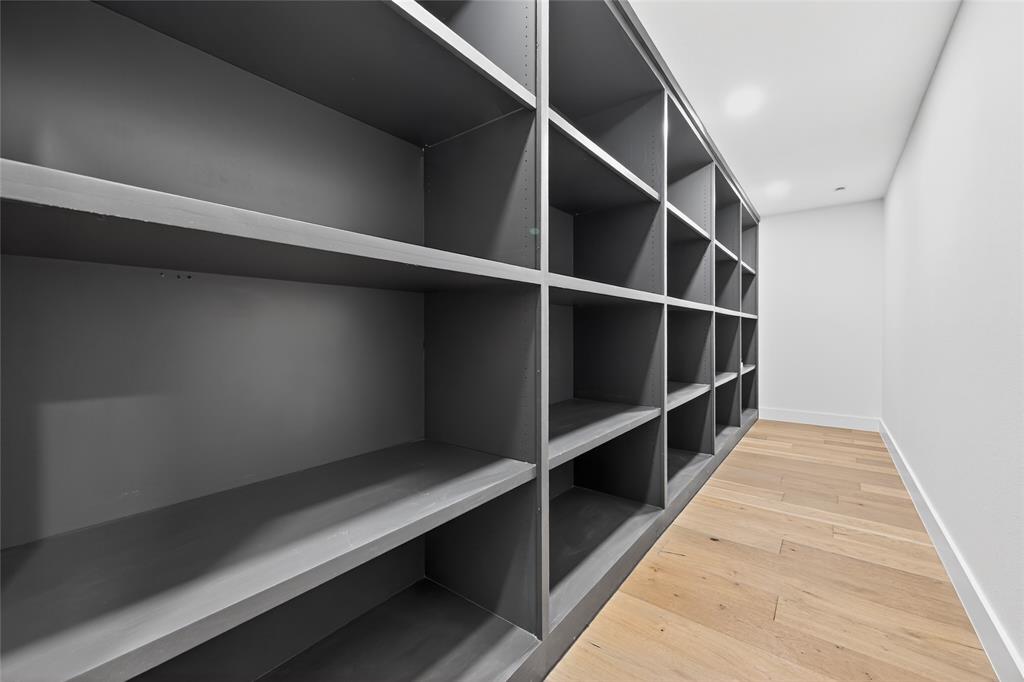 ROYAL LANE HEIGHTS - Commercial Sale