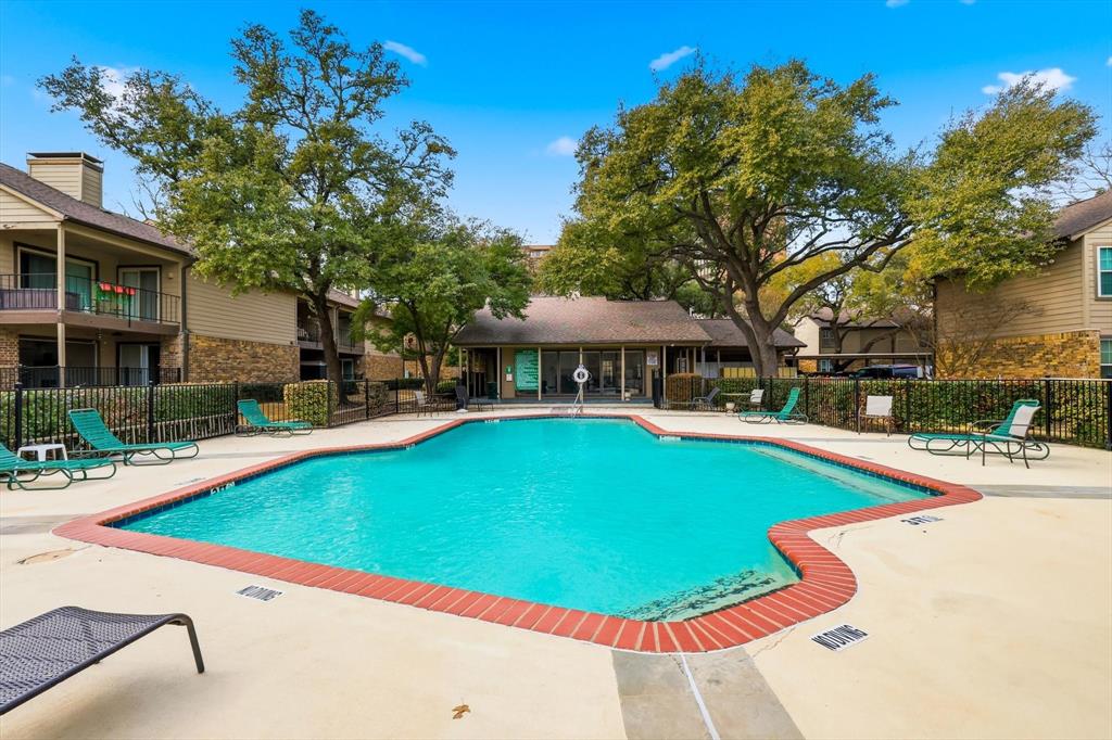 Prestonwood Green Condos - Residential