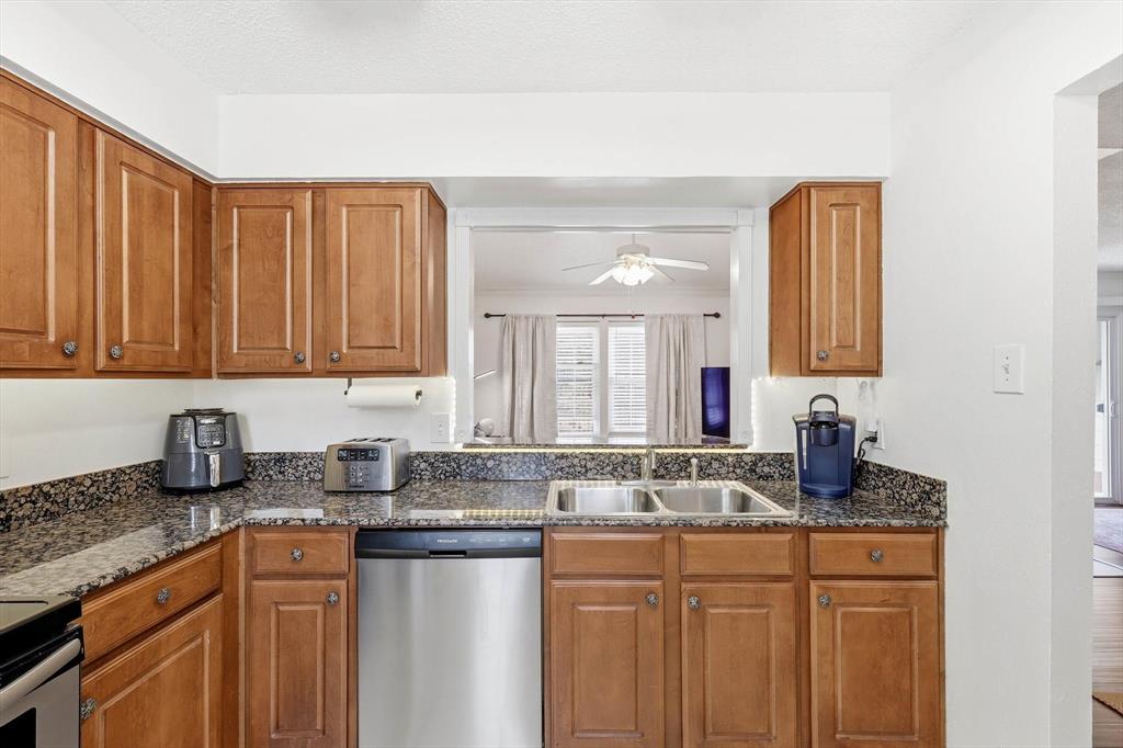 Prestonwood Green Condos - Residential