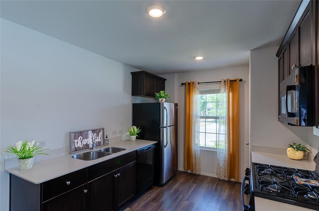 7424 Gray Wolf Lane