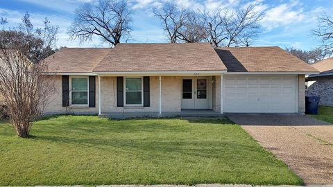 909 Ravencroft Drive Garland TX 75043