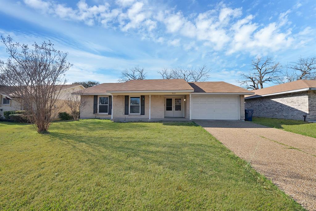 909 Ravencroft Drive