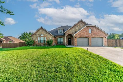 Photo of 10528 Lago Vista, Quinlan, TX 75474 (MLS # 20927317)