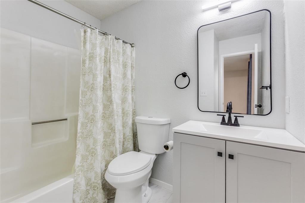 Woodhaven Twnhs Rev - Residential