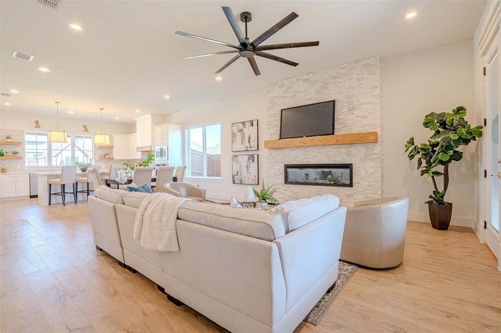 924 Claystone Ridge Drive