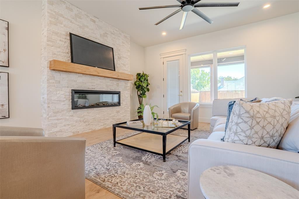 924 Claystone Ridge Drive