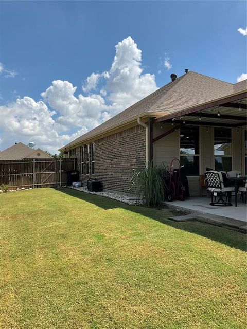 A home in Benbrook