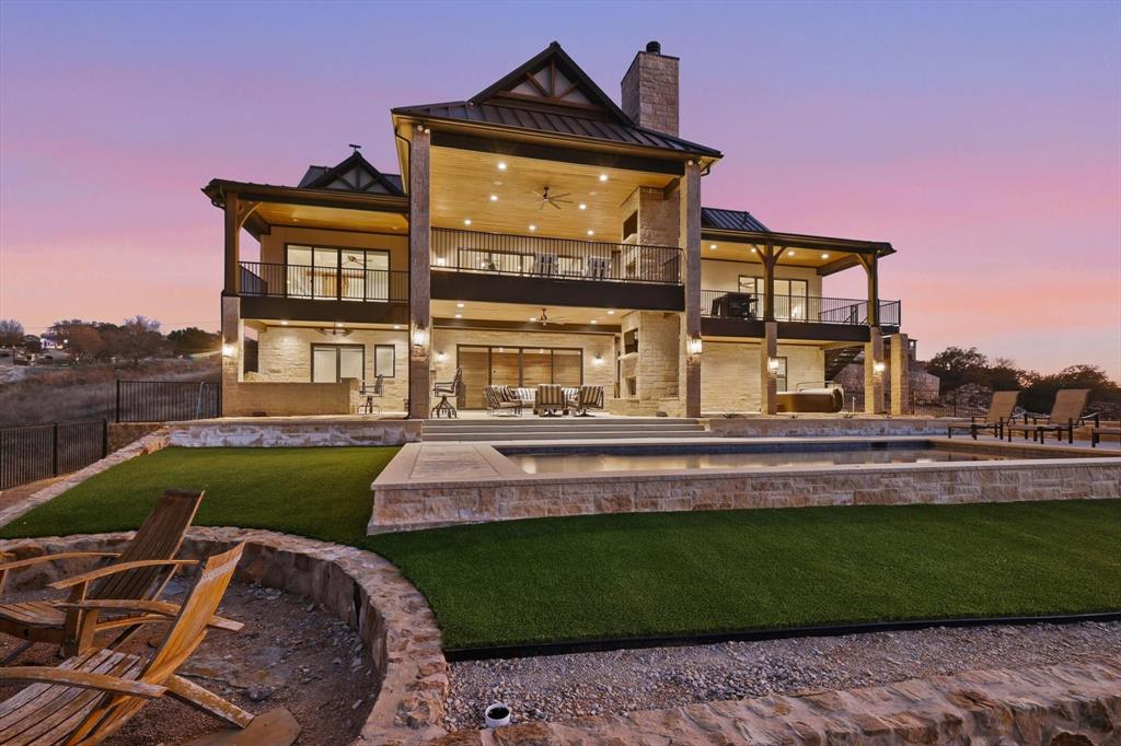 7105 W Hells Gate Drive