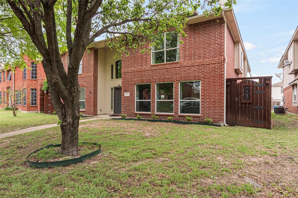 Photo of 131 Wembley Way, Rockwall, TX 75032 (MLS # 21227720)