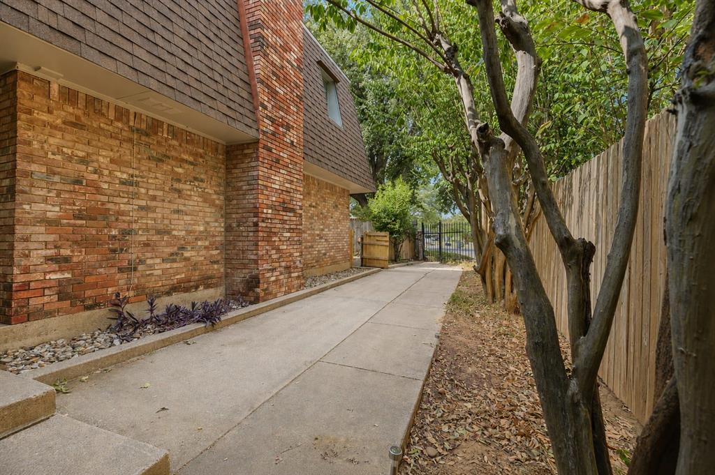 2149 Fleur De Lis Court A