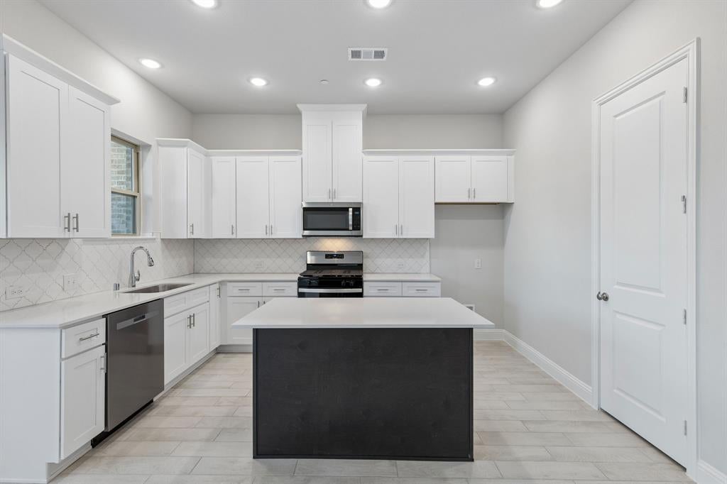 813 Heart Reef Road