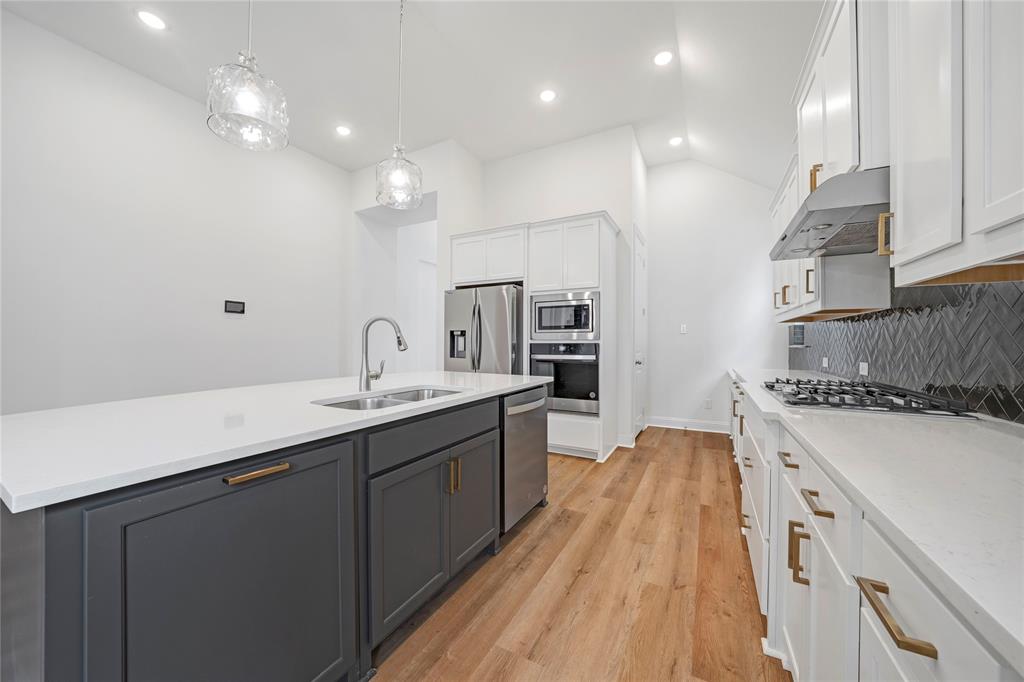 THE RIDGE AT NORTHLAKE PHA SE 2 - Residential
