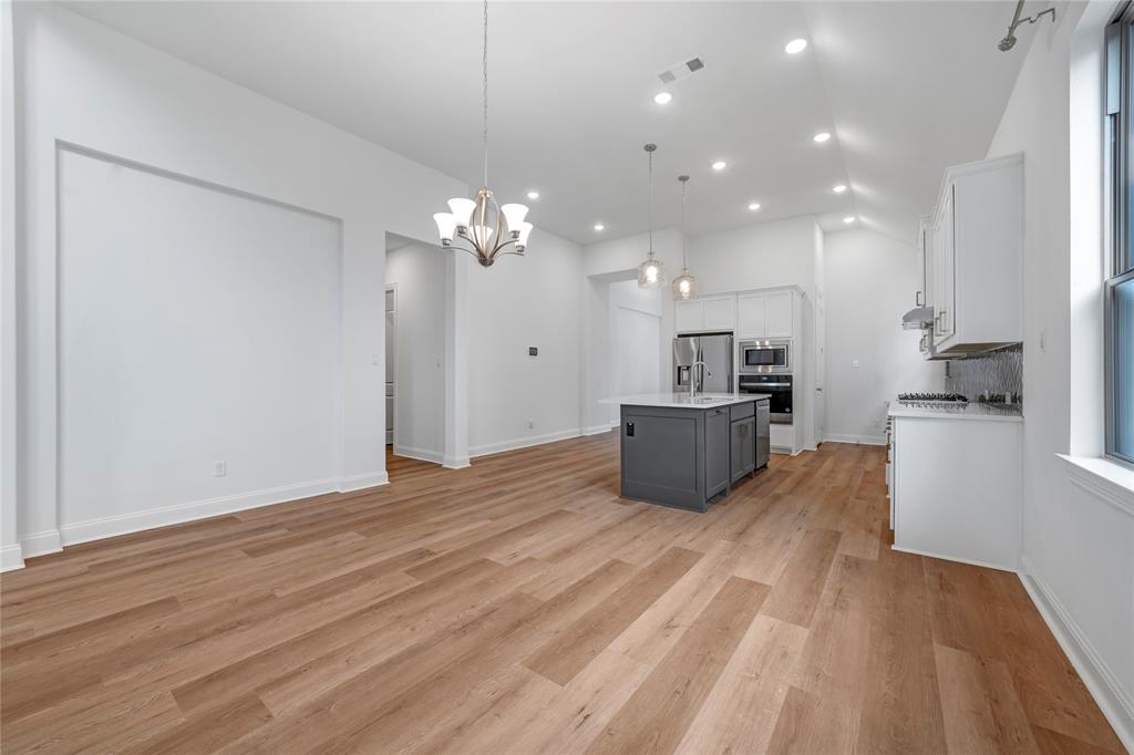 THE RIDGE AT NORTHLAKE PHA SE 2 - Residential