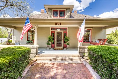 A home in Waxahachie