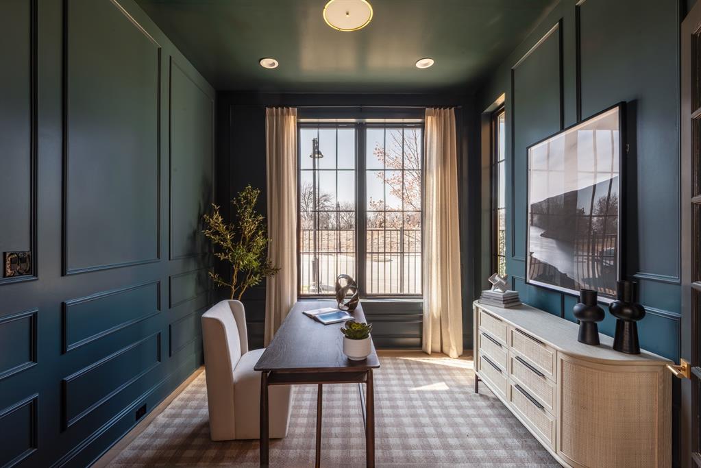 2967 Sunset Boulevard