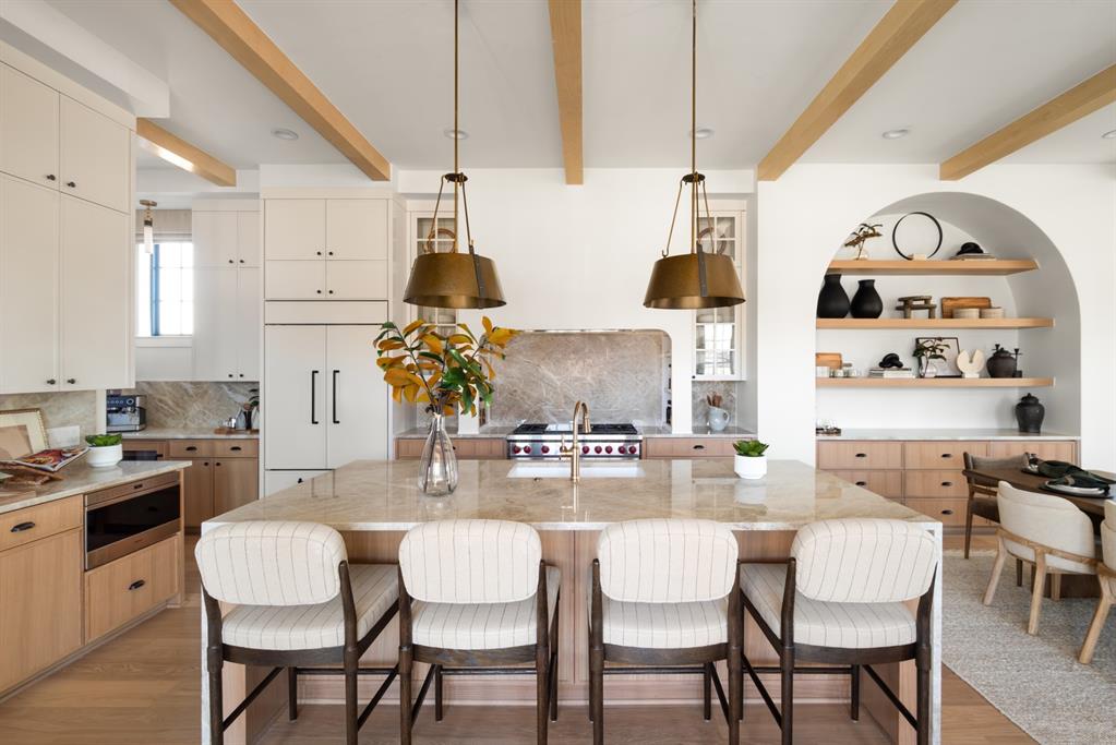 2967 Sunset Boulevard