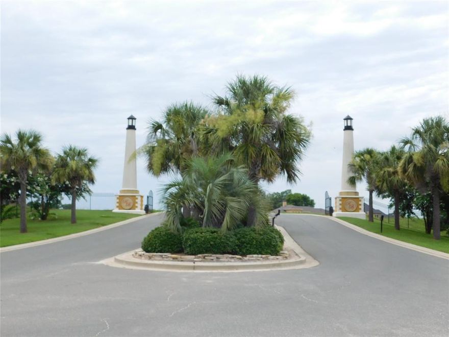 COME BUILD YOUR HOME IN THEE RIVER BLUFFS COMMUNITY! QUIET COMMUNITY TUCKED OFF OF BENTON ROAD. VERY CLOSE TO TOWN BUT FEELS FAR AWAY! THIS LOT HAS AN AMAZING VIEW OF THE RED RIVER!