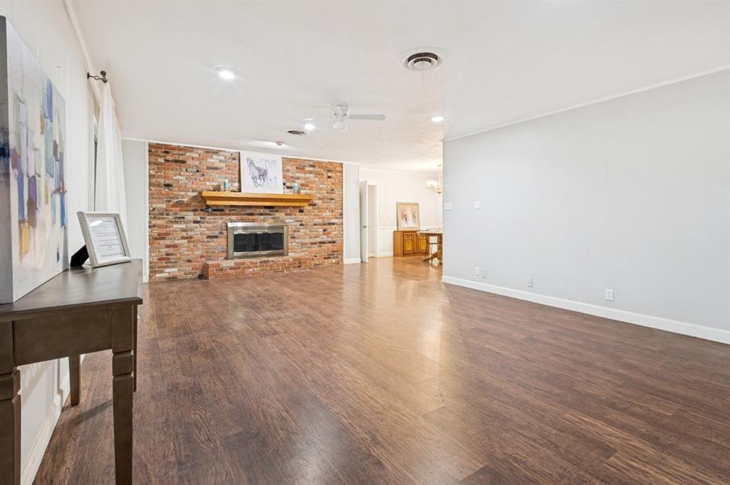 1809 Glenbrook Drive