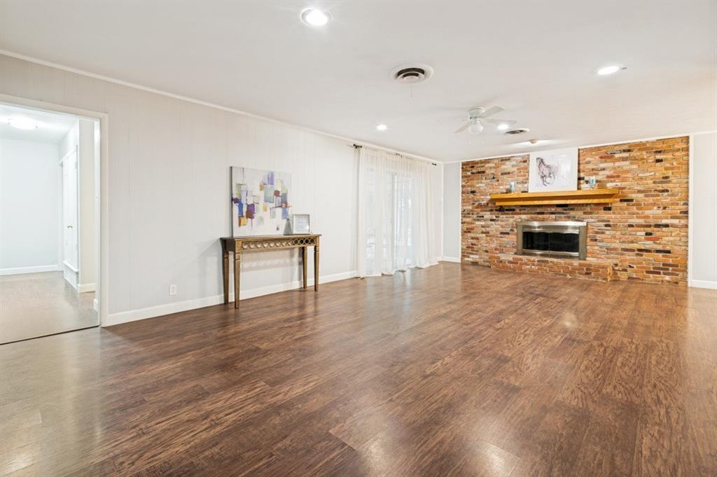 1809 Glenbrook Drive