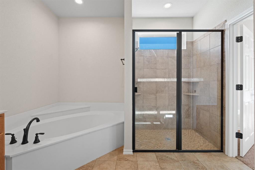 C MANOR - Residential