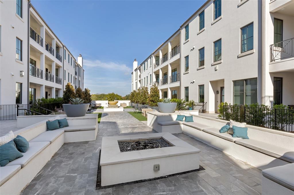 5270 Town and Country Boulevard 212
