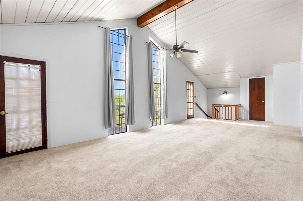 320 Lakewood Drive