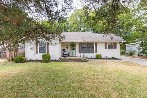 Photo of 1101 N Waddill Street, McKinney, TX 75069 (MLS # 21396760)