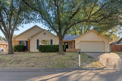 109 Flintrock Road Hewitt TX 76643